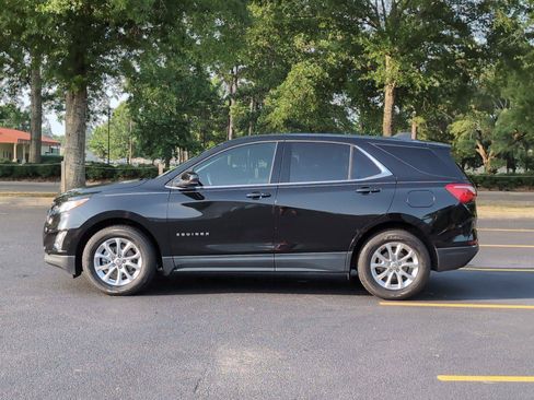 Used 2020 Chevrolet Equinox LT w/ Driver Convenience Package FWD image 2
