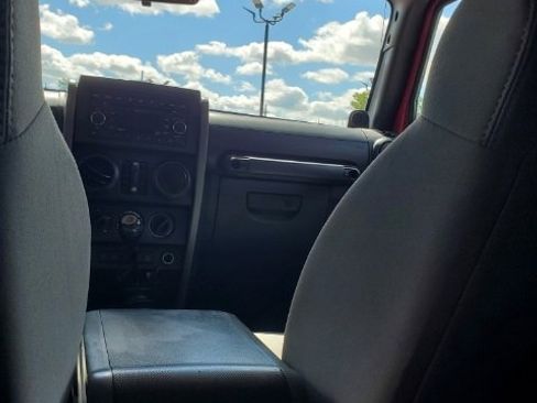 Used 2008 Jeep Wrangler Unlimited Rubicon w/ Dual Top Group image 36