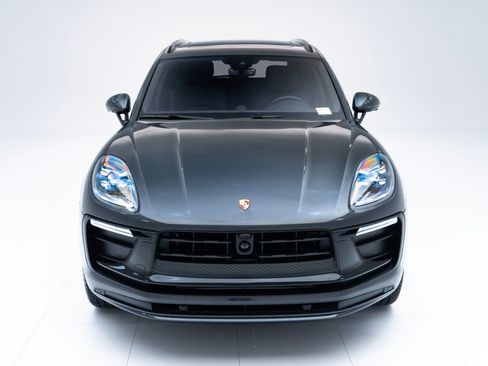 Certified 2025 Porsche Macan AWD/4WD image 6