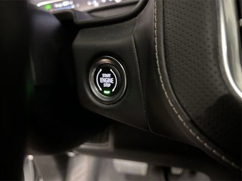 Used 2023 GMC Yukon SLT image 16