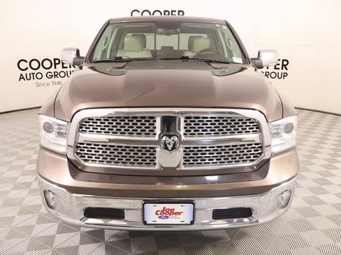 Used 2018 RAM 1500 Laramie w/ Convenience Group AWD/4WD image 9