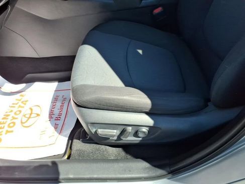 Used 2020 Toyota RAV4 XLE w/ Convenience Package image 14