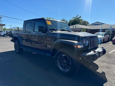 Used 2020 Jeep Gladiator Overland w/ Cold Weather Group image 7