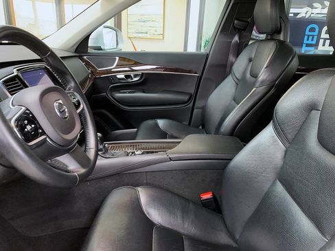 Used 2016 Volvo XC90 T6 Momentum w/ Momentum Plus Package AWD/4WD image 10