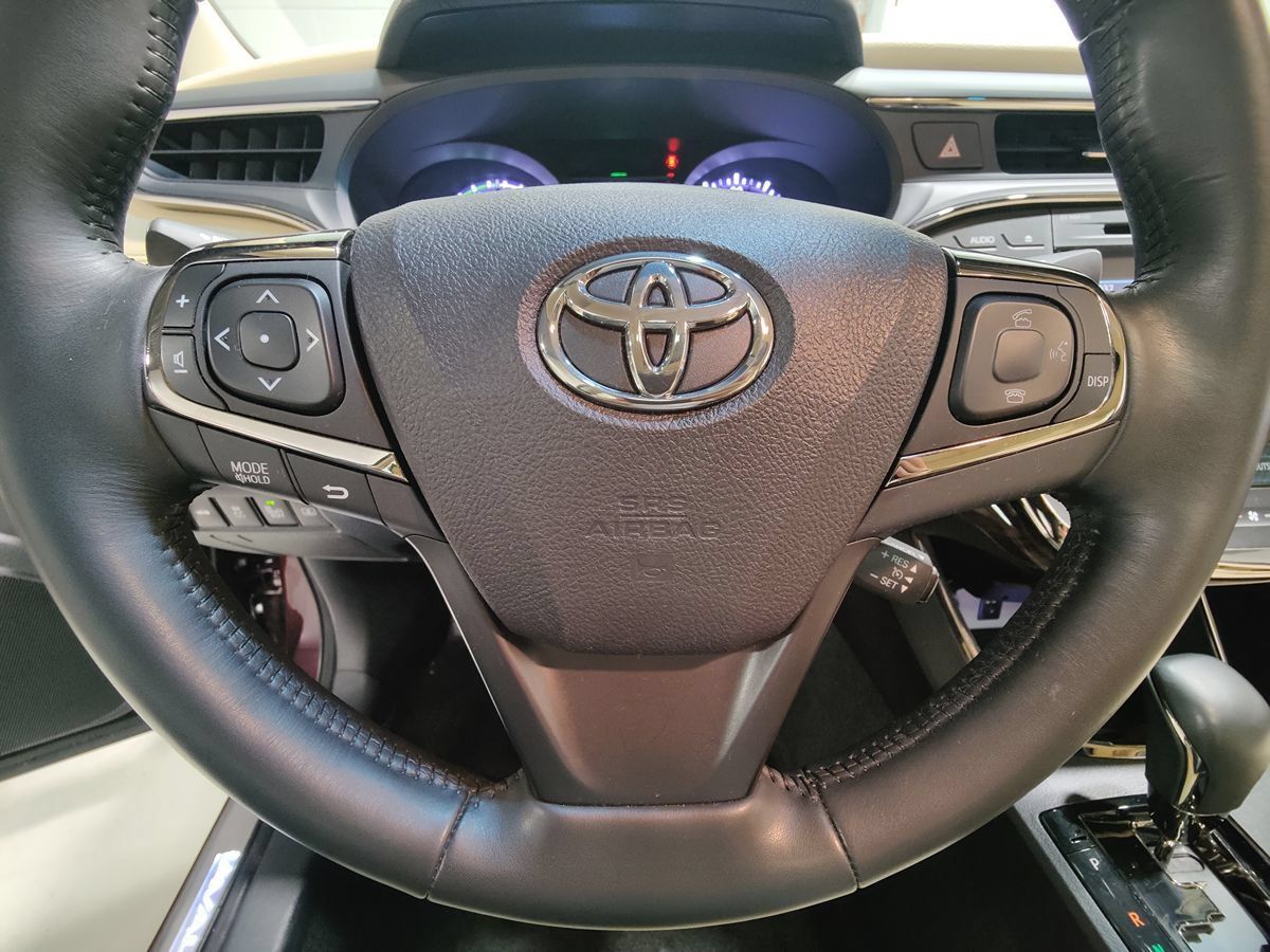 Used 2015 Toyota Avalon Limited FWD image 32