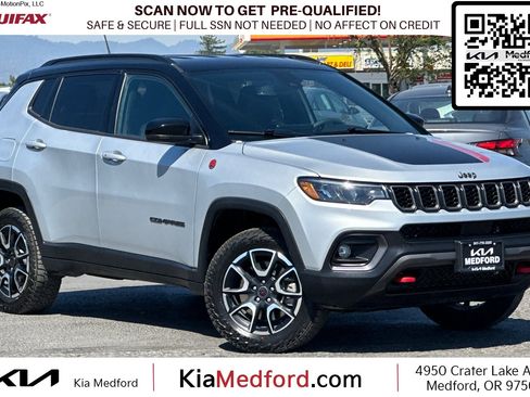 Used 2025 Jeep Compass Trailhawk AWD/4WD image 1