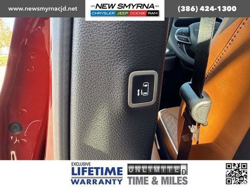 New 2026 Chrysler Pacifica Pinnacle image 12