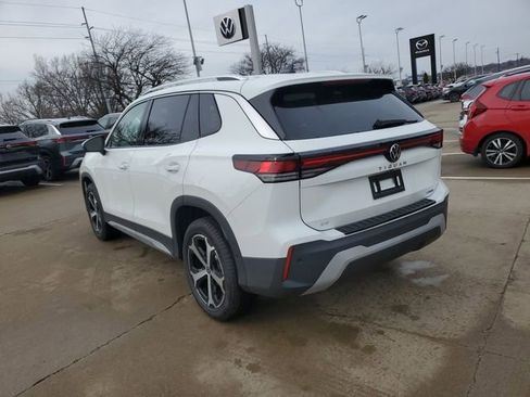 New 2026 Volkswagen Tiguan SE image 3