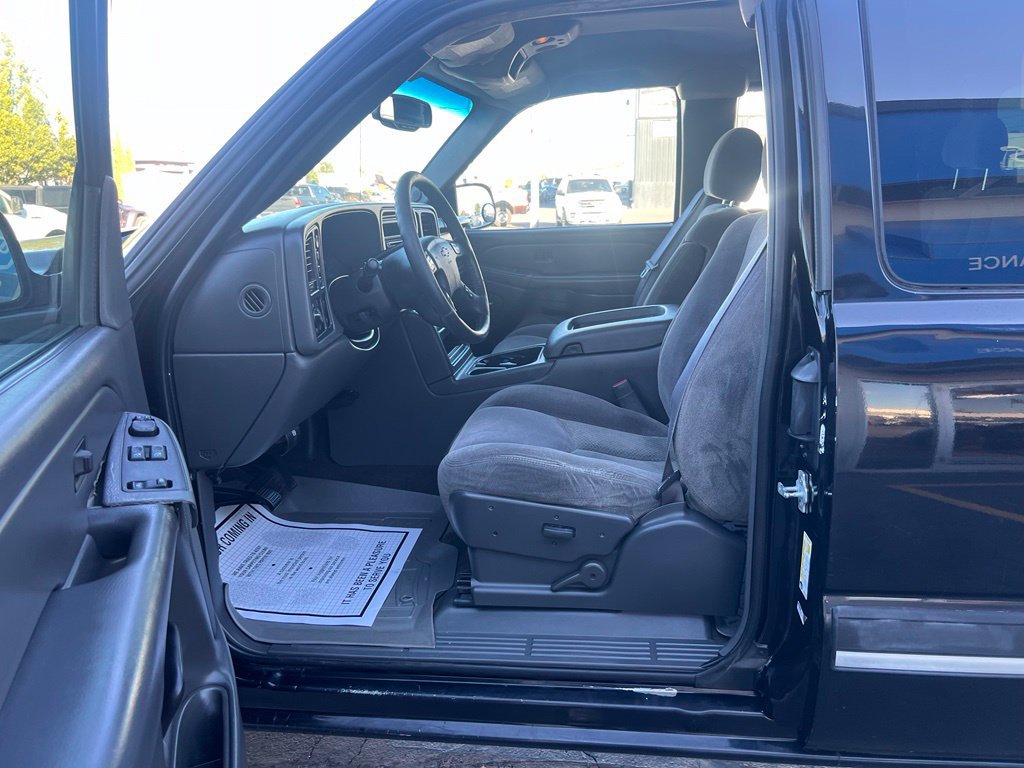 Used 2006 Chevrolet Silverado 1500 LT w/ Light Duty Power Package AWD/4WD image 13