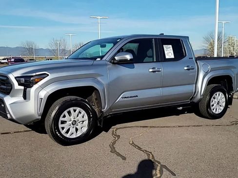 Used 2024 Toyota Tacoma SR5 image 5