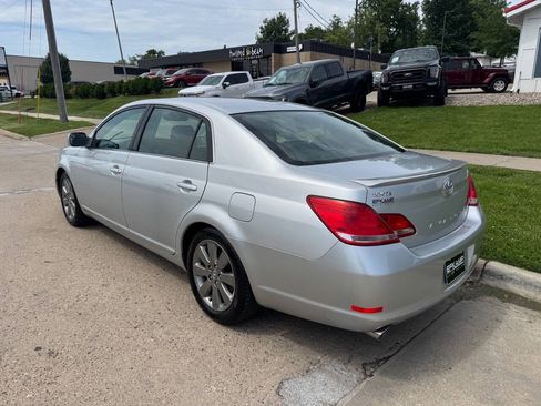 Used 2006 Toyota Avalon Touring FWD image 3