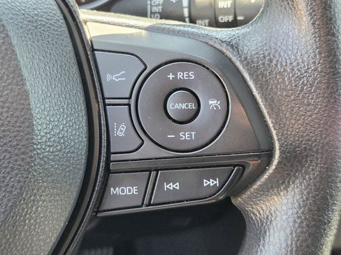 Used 2025 Toyota RAV4 XLE FWD image 23