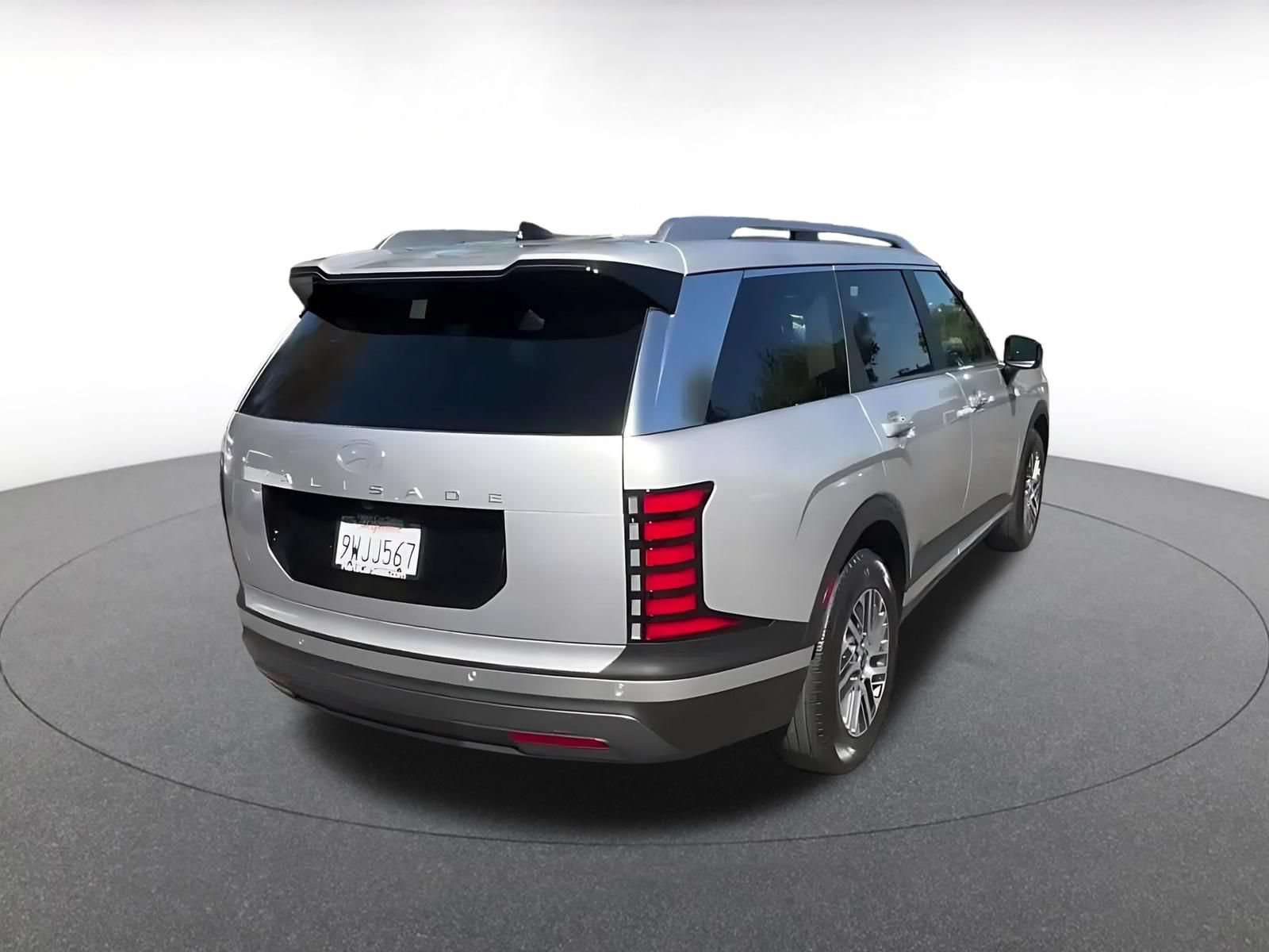 Used 2026 Hyundai Palisade SEL FWD image 13