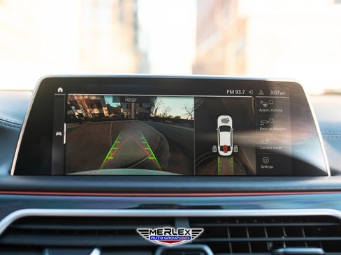 Used 2020 BMW 750i xDrive w/ Executive Package image 33