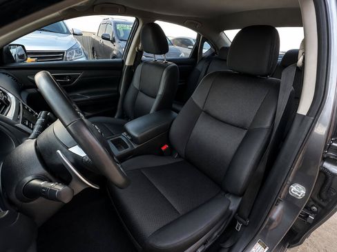 Used 2017 Nissan Altima 2.5 SR w/ Midnight Edition Package FWD image 15