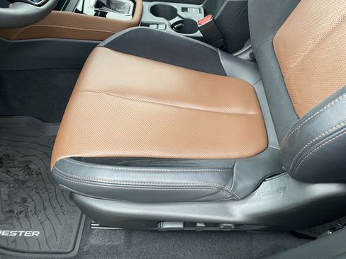 Used 2025 Subaru Forester Touring image 15