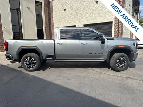 Used 2024 GMC Sierra 2500 Denali Ultimate AWD/4WD image 8