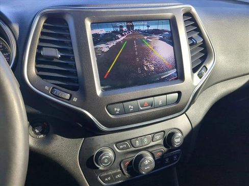 Used 2019 Jeep Cherokee Trailhawk image 14