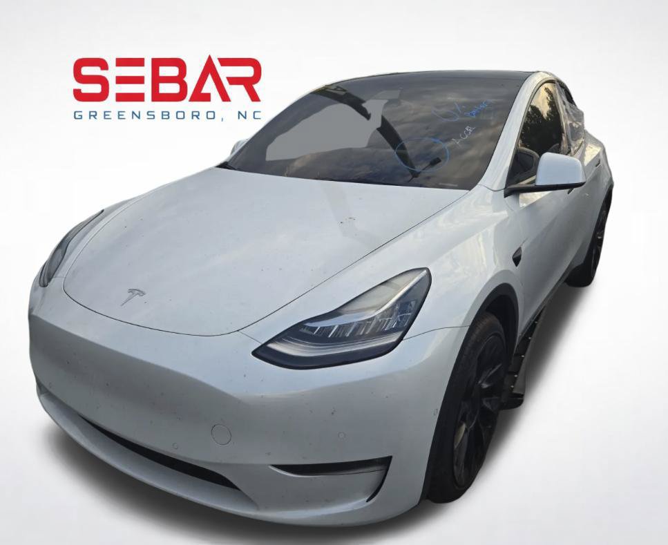 Used 2022 Tesla Model Y Long Range AWD/4WD image 1