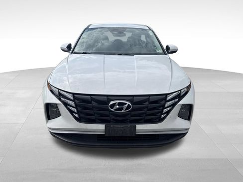Used 2023 Hyundai Tucson SE AWD/4WD image 3