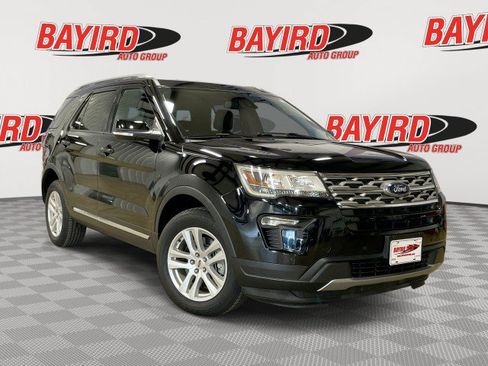 Used 2018 Ford Explorer XLT w/ Equipment Group 202A AWD/4WD image 1