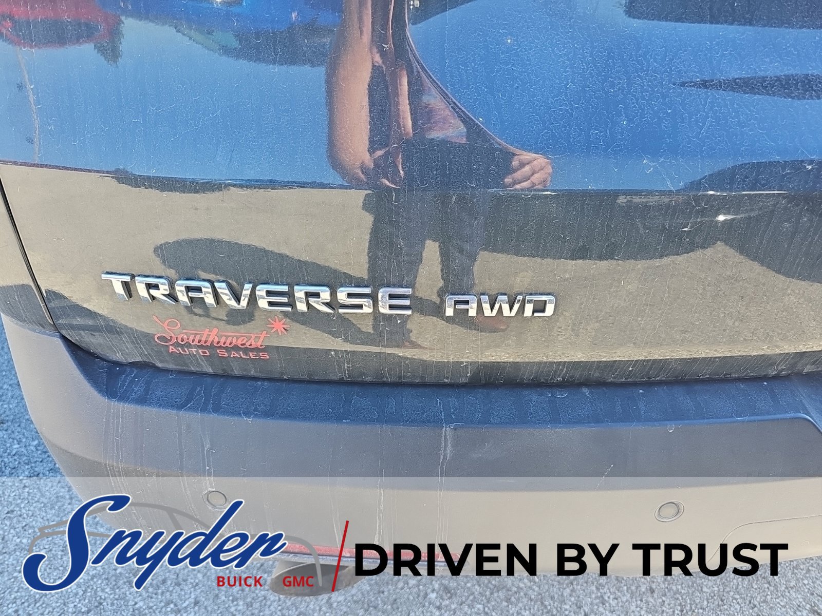 Used 2019 Chevrolet Traverse LT w/ LT Premium Package AWD/4WD image 4