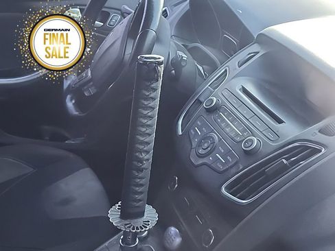 Used 2017 Ford Focus ST image 10