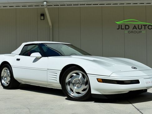 Used 1994 Chevrolet Corvette Convertible RWD image 2