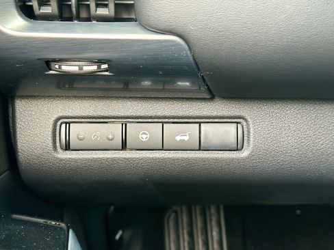 New 2026 Nissan Pathfinder SL image 26