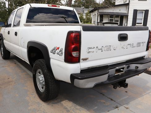 Used 2007 Chevrolet Silverado 2500 W/T w/ Heavy-Duty Power Package image 8