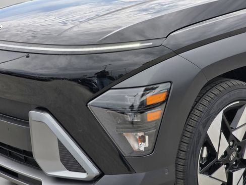 New 2026 Hyundai Kona Limited FWD image 6