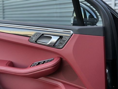 New 2025 Porsche Macan S image 16