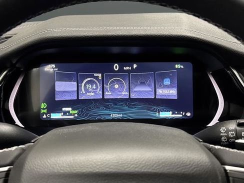 Used 2023 Jeep Grand Cherokee 4WD 4xe w/ Luxury Tech Group II image 18