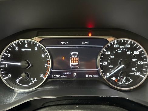 Used 2025 Nissan Pathfinder SL AWD/4WD image 30