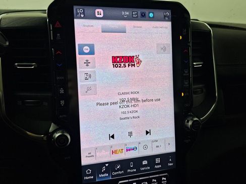 New 2026 RAM 3500 Laramie AWD/4WD image 28