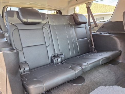Used 2018 Chevrolet Suburban Premier image 28