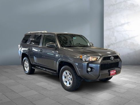 Used 2018 Toyota 4Runner SR5 Premium image 8
