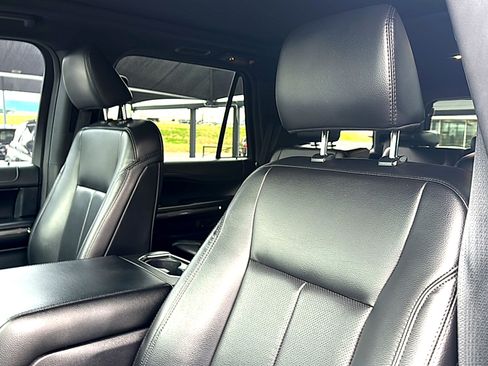Used 2021 Ford Expedition XLT image 14