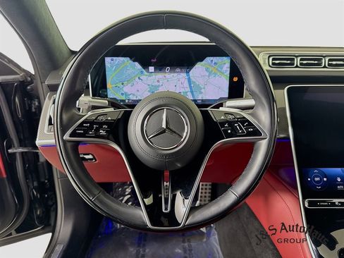 Used 2022 Mercedes-Benz S 580 4MATIC Sedan w/ AMG Line Package image 12