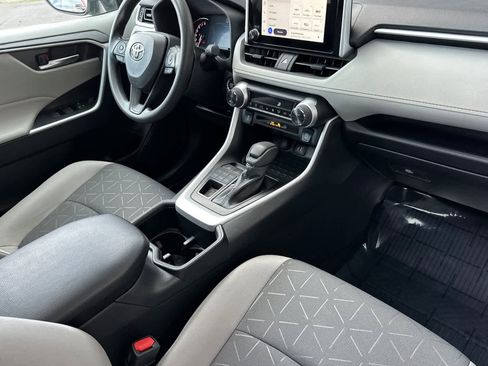 Used 2025 Toyota RAV4 XLE w/ Convenience Package image 16
