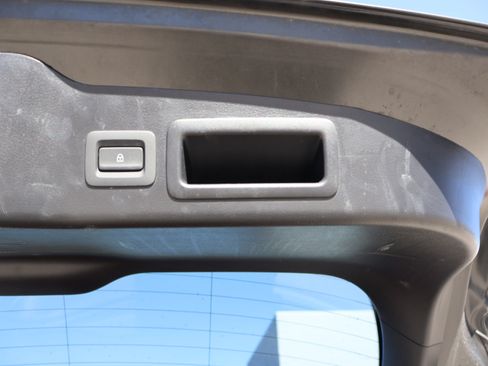 Used 2023 MAZDA MAZDA3 s image 19