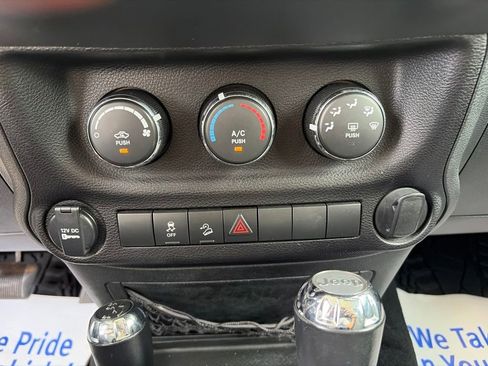 Used 2017 Jeep Wrangler Sport AWD/4WD image 7