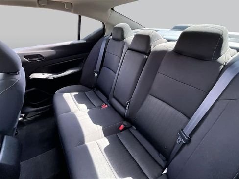 Certified 2024 Nissan Altima 2.5 SV w/ SV Premium Package FWD image 19