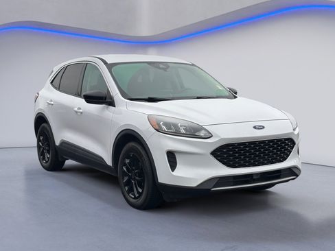 Used 2020 Ford Escape SE image 8
