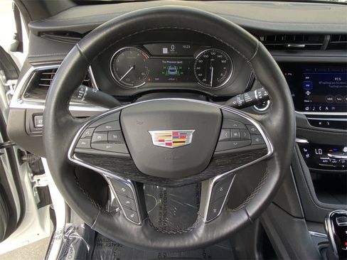 Certified 2022 Cadillac XT5 Premium Luxury w/ LPO, Floor Liner Package image 25