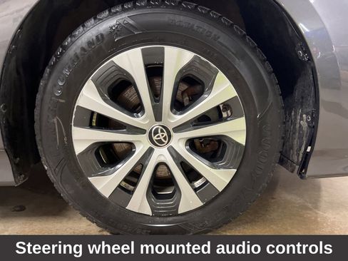 Used 2020 Toyota Prius Prime LE image 12