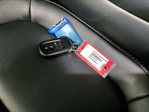 Used 2025 Honda Pilot TrailSport image 32