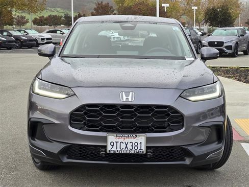 Certified 2025 Honda HR-V LX image 2