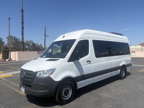 Used 2025 Mercedes-Benz Sprinter 2500 image 21