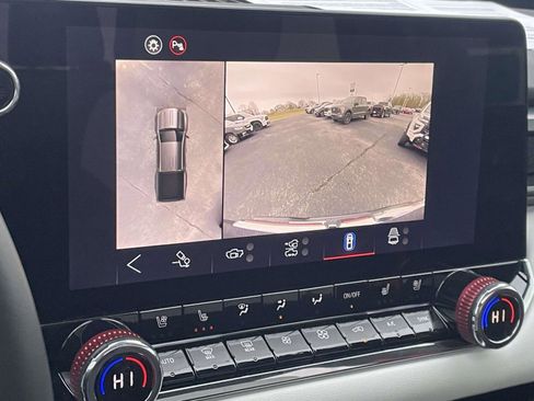 Used 2025 GMC Canyon AT4 w/ AT4X Package image 4